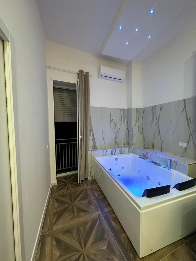 San Ferdinando Suite Room Neapol Zewnętrze zdjęcie