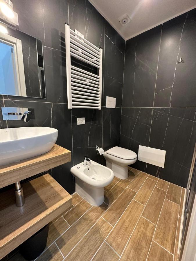 San Ferdinando Suite Room Neapol Zewnętrze zdjęcie