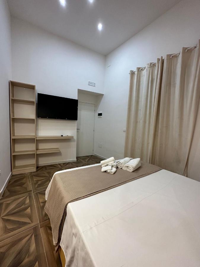San Ferdinando Suite Room Neapol Zewnętrze zdjęcie
