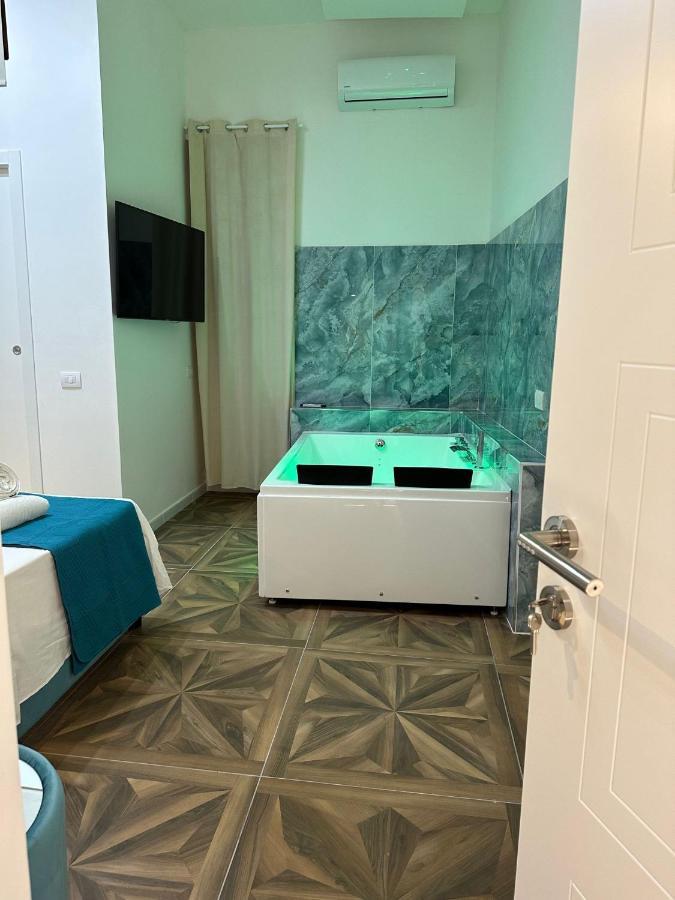 San Ferdinando Suite Room Neapol Zewnętrze zdjęcie